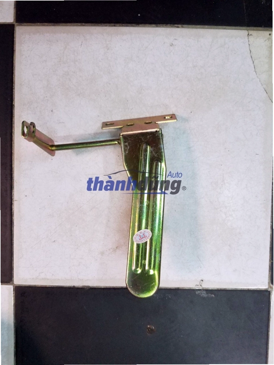 Bàn đạp chân ga Suzuki 5 tạ, phụ tùng quan trọng cho xe tải nhẹ