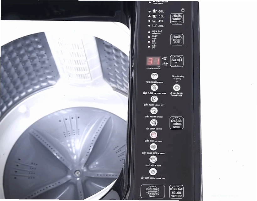 Bảng điều khiển trên máy giặt AQUA AQW-F100GT