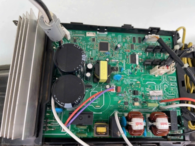 Board Mạch Điều Khiển Máy Lạnh Toshiba Chính Hãng và Các Lưu Ý Quan Trọng
