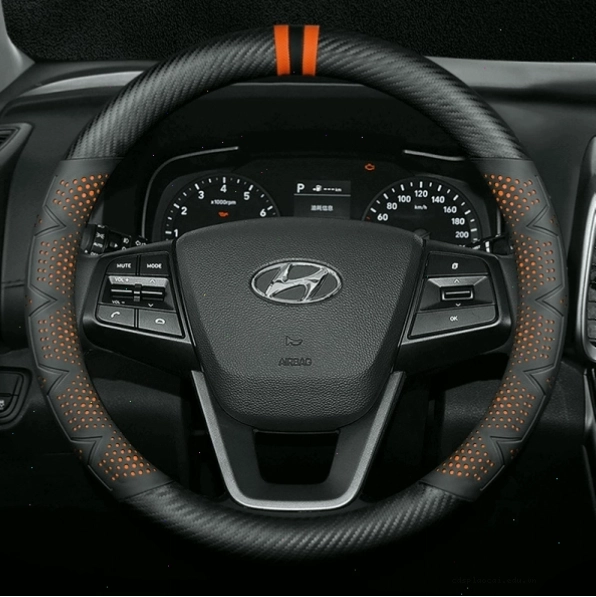 Bọc vô lăng xe Hyundai chất liệu sợi Carbon họa tiết 3D hiện đại