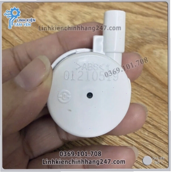 Bơm nước làm đá tự động Toshiba - Bộ phận thường đi kèm với van cấp nước
