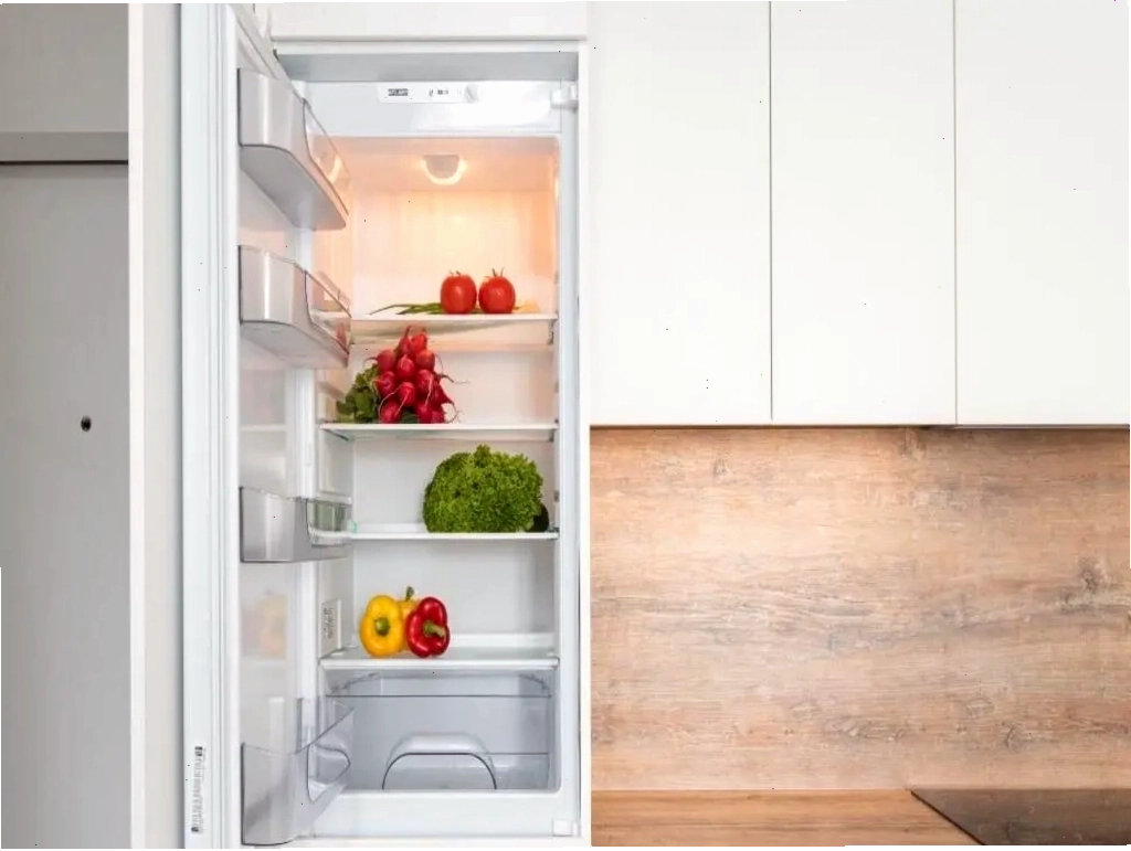 Bóng đèn tủ lạnh Sharp không sáng có thể do hỏng hóc hoặc lỗi bo mạch
