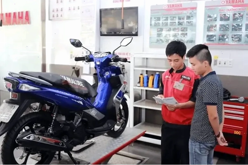 Các bước làm sạch ống xả xe máy