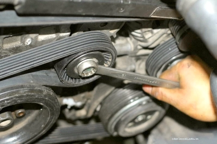 Các bước thay thế dây curoa xe Mitsubishi