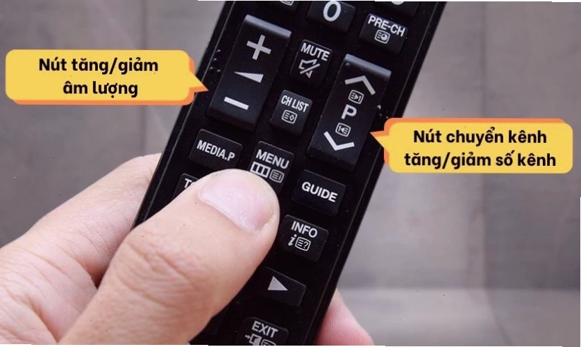 Cách mở tivi Samsung bằng bảng điều khiển cảm ứng