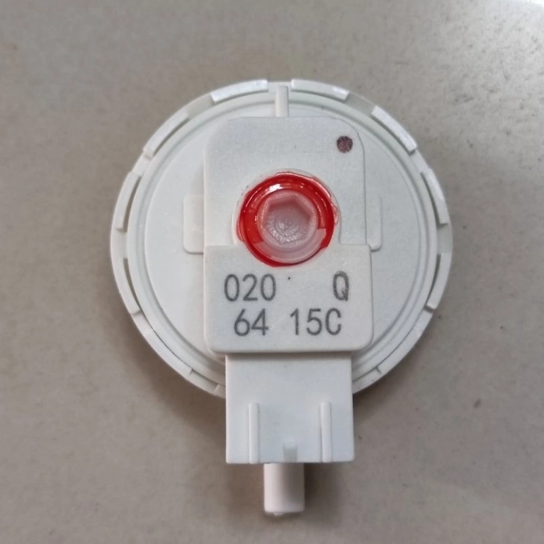 Cảm biến mực nước máy giặt Sharp: Chức năng, dấu hiệu hư hỏng và cách thay thế