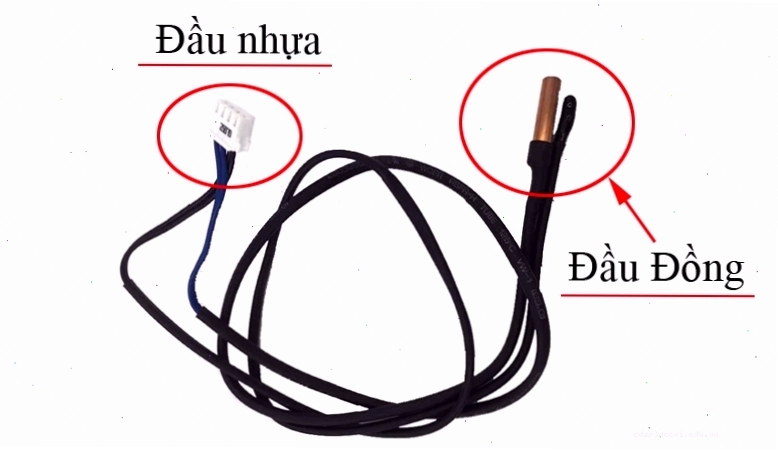 Cận cảnh cảm biến nhiệt độ bên trong dàn lạnh điều hòa