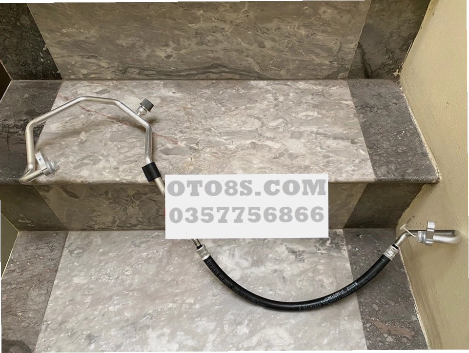 Cận cảnh chi tiết ba đờ sốc sau Mitsubishi Xpander
