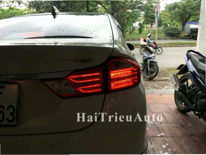 Cận cảnh đèn hậu độ cho xe Honda City