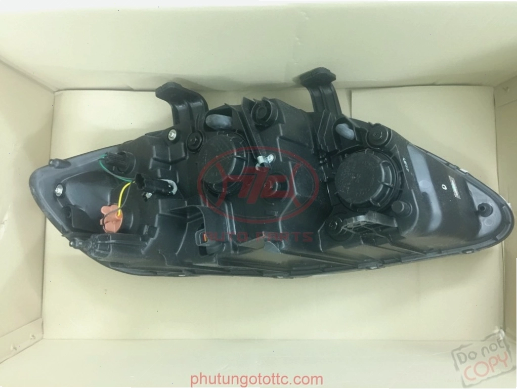 Cận cảnh đèn pha Sanyang Stavic