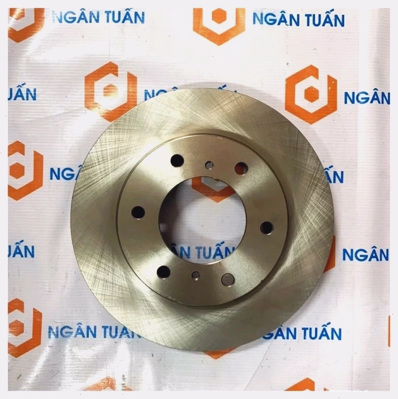 Cận cảnh đĩa phanh trước đã qua sử dụng