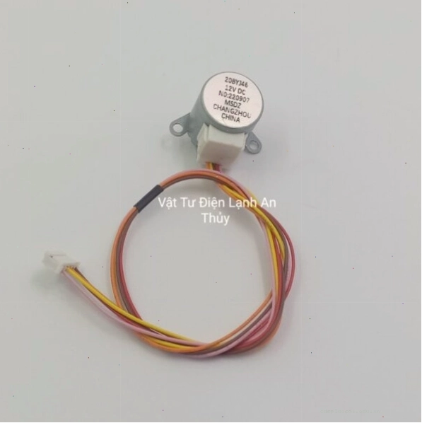 Cận cảnh motor đảo gió điều hòa Panasonic cho thấy các chi tiết nhỏ