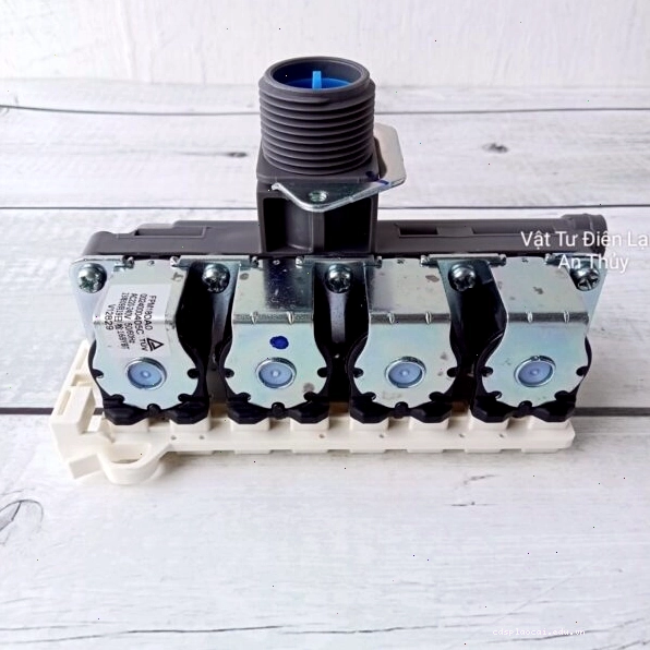 Cận cảnh van cấp nước Aqua với các cổng kết nối