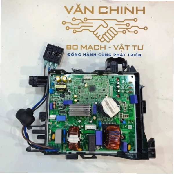Chân đế dàn nóng điều hòa Gree bằng kim loại chắc chắn