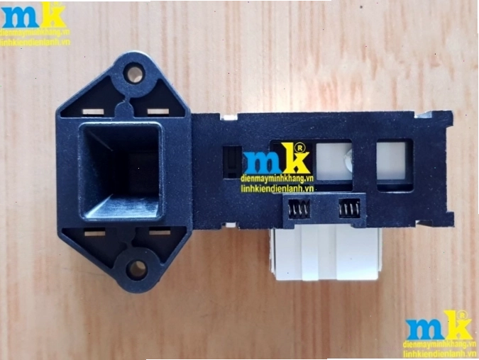 Công tắc khóa cửa máy giặt Sanyo Aqua 3 dây