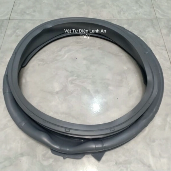 Cửa máy giặt Samsung với gioăng cao su mới