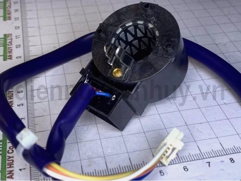 Cuộn coil van điện từ điều hòa Daikin R32 mã 4024056-8