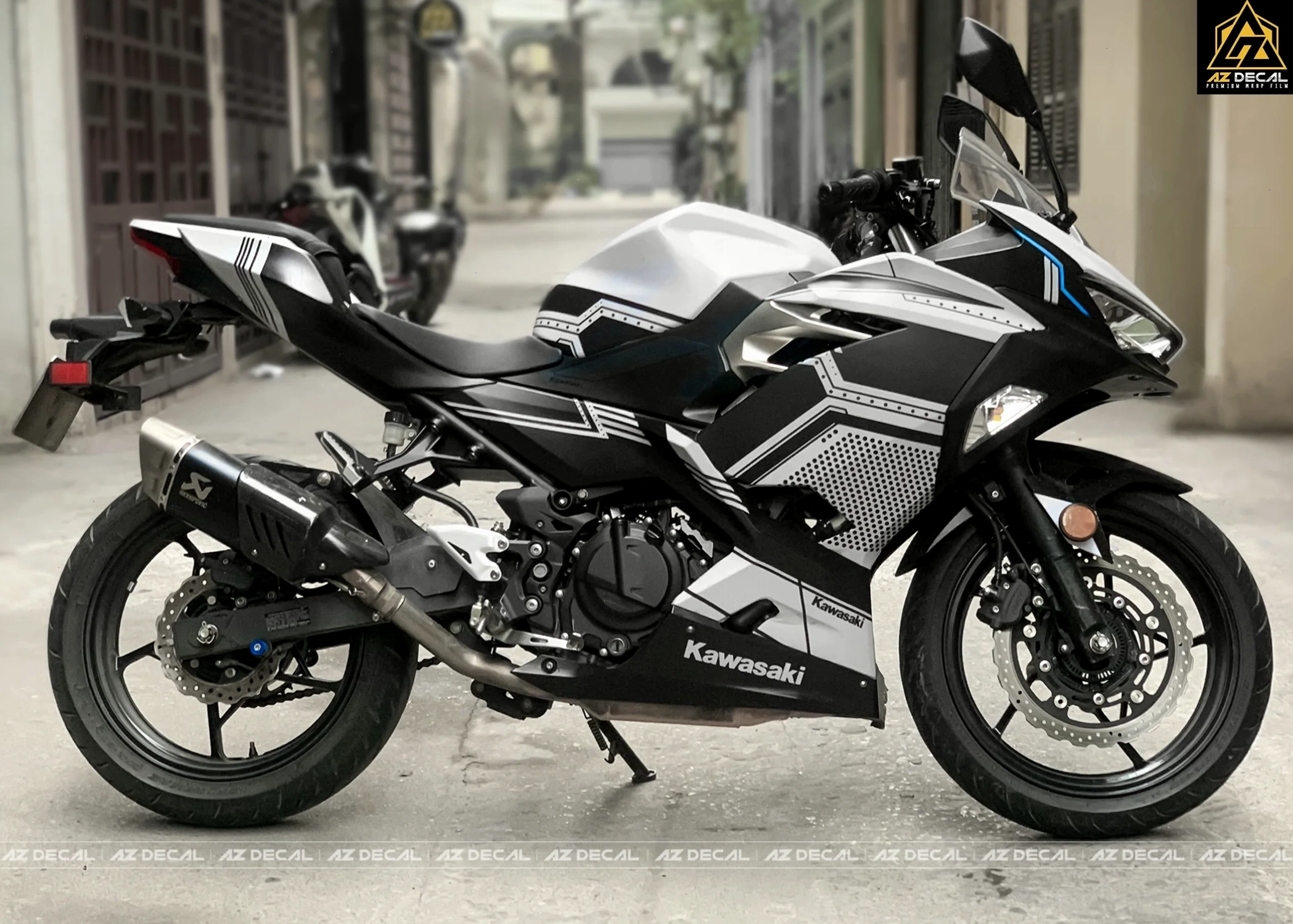 Decal trắng cho xe Kawasaki Ninja 250/400