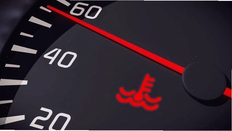 Đèn cảnh báo nhiệt độ nước làm mát trên bảng điều khiển xe Mitsubishi