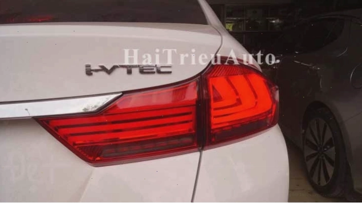 Đèn hậu độ nguyên bộ cho xe Honda City
