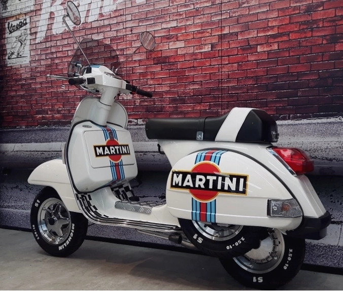 Dịch vụ dán tem xe Vespa chuyên nghiệp tại TPHCM