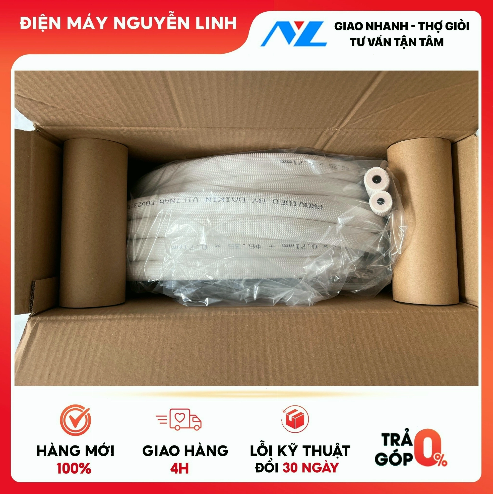 Đội ngũ kỹ thuật viên đang thi công lắp đặt ống đồng cho hệ thống điều hòa Daikin