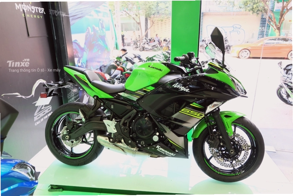 Kawasaki Ninja 650 2018 với thiết kế Sport-touring đặc trưng
