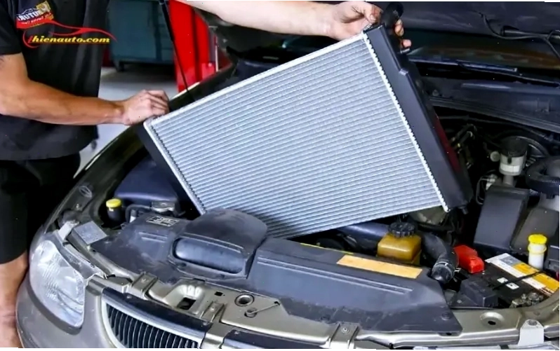 Két nước làm mát VinFast VF 6 - Thành phần quan trọng của hệ thống làm mát
