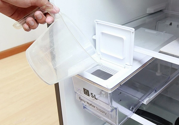 Khay Chứa Đá Tự Động Aqua: Giải Pháp Tối Ưu Cho Tủ Lạnh Hiện Đại