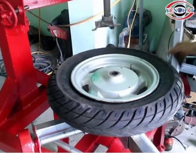 Khi nào cần thay lốp xe máy
