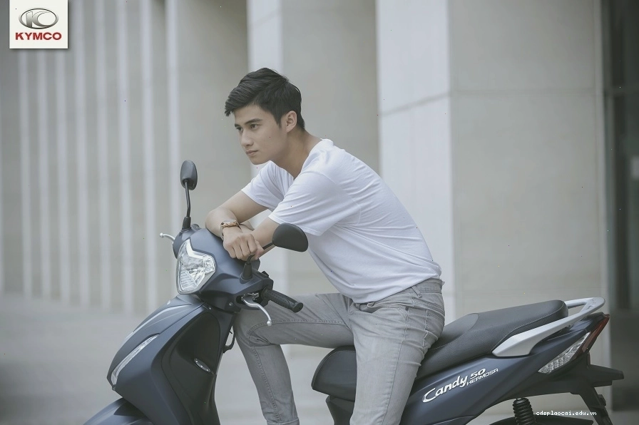 Kiểm tra bộ phận giảm xóc xe máy Kymco