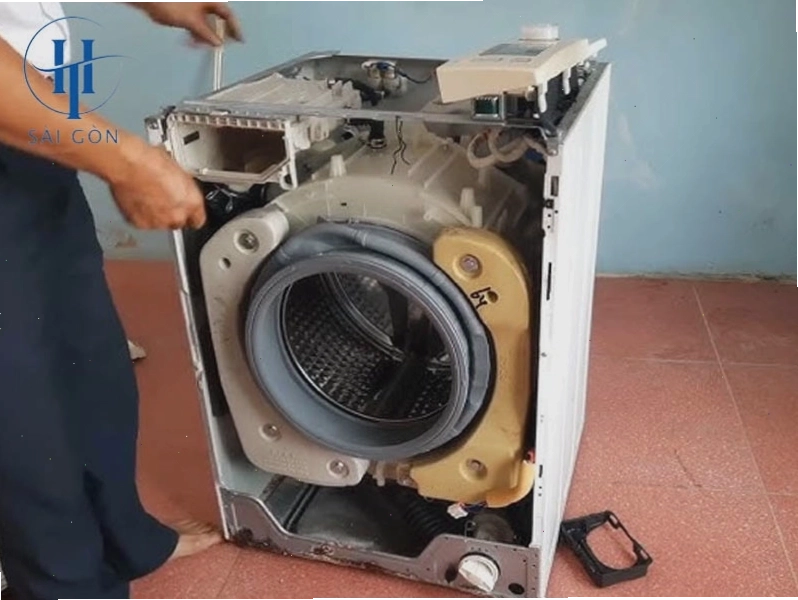 Kiểm tra và tháo bạc đạn máy giặt cũ