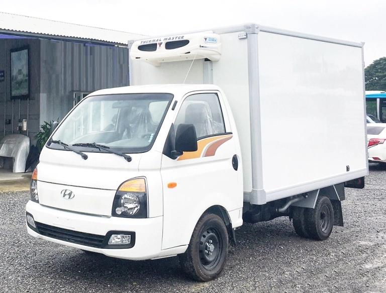 Kính Chắn Gió Hyundai: Hướng Dẫn Chọn Lựa và Địa Chỉ Uy Tín tại TPHCM