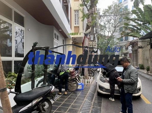 Kính Chắn Gió Kia: Hướng Dẫn Chi Tiết Chọn Lọc Và Thay Thế Năm 2026