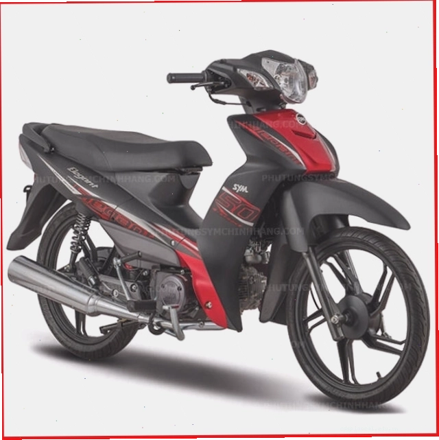 Kỹ thuật viên đang dán tem xe SYM Elegant 50cc chuyên nghiệp