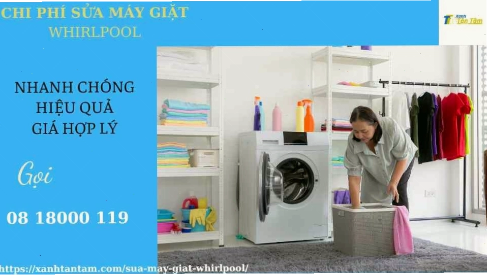 Kỹ thuật viên đang kiểm tra board mạch điều khiển máy giặt Whirlpool