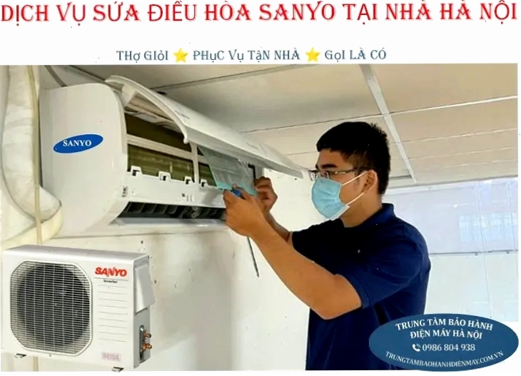 Kỹ thuật viên kiểm tra đường ống dẫn gas điều hòa Sanyo