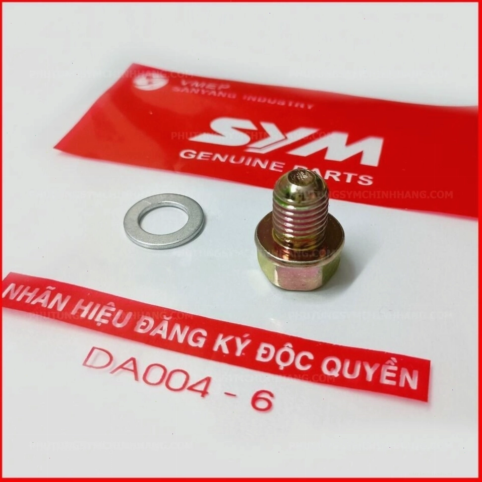Lọc nhớt SYM chính hãng với thiết kế chắc chắn và tem mác rõ ràng