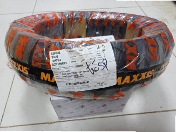 Lốp trước Vespa Sprint Maxxis với thông số 110/70-12