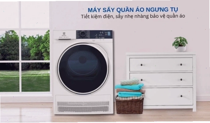 Máy sấy ngưng tụ Electrolux 8kg EDC804P5WB với thiết kế hiện đại và sang trọng