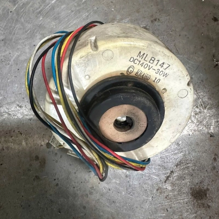 Motor Quạt Gió Sharp: Hướng Dẫn Chọn Mua và Thay Thế Chi Tiết