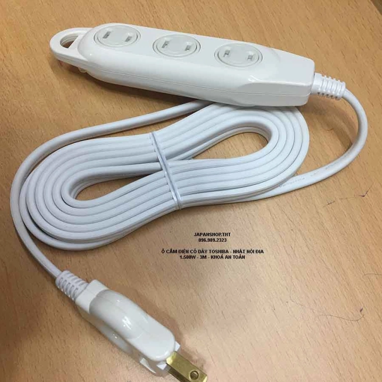 Ổ cắm điện tủ lạnh Toshiba: Lựa chọn và thay thế đúng cách