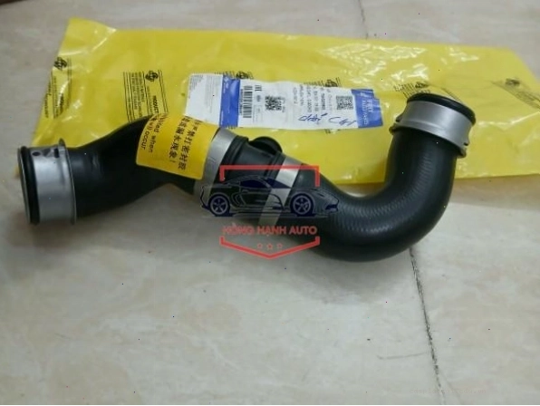 Ống két nước dưới Mercedes C250 2009 - một phụ tùng quan trọng