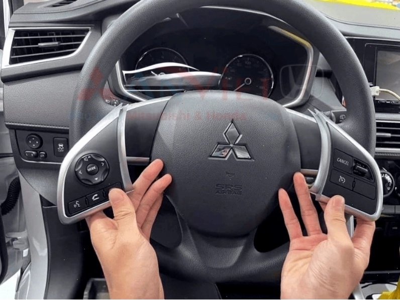 Phím điều khiển tích hợp trên vô lăng Mitsubishi Xpander