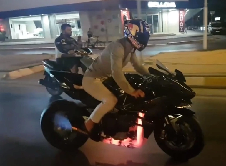 Pô xe Kawasaki: Nâng cấp hiệu suất và phong cách cho xế cưng