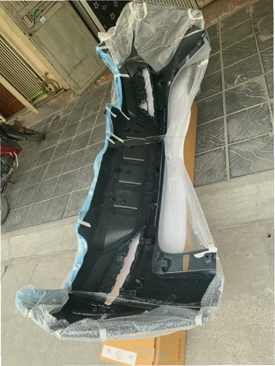 Quy trình lắp đặt ba đờ sốc sau xe hơi