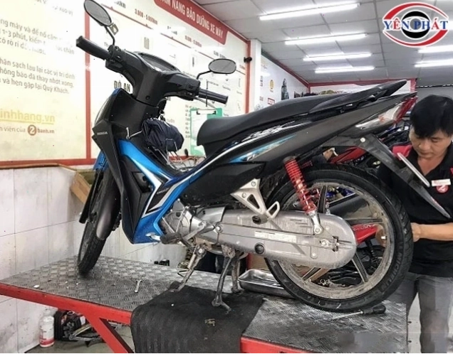 Quy trình thay lốp xe Wave