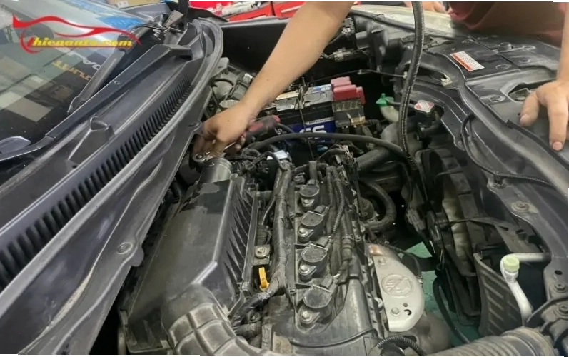 Quy trình vệ sinh kim phun xăng VinFast bằng máy áp lực cao tại các garage uy tín