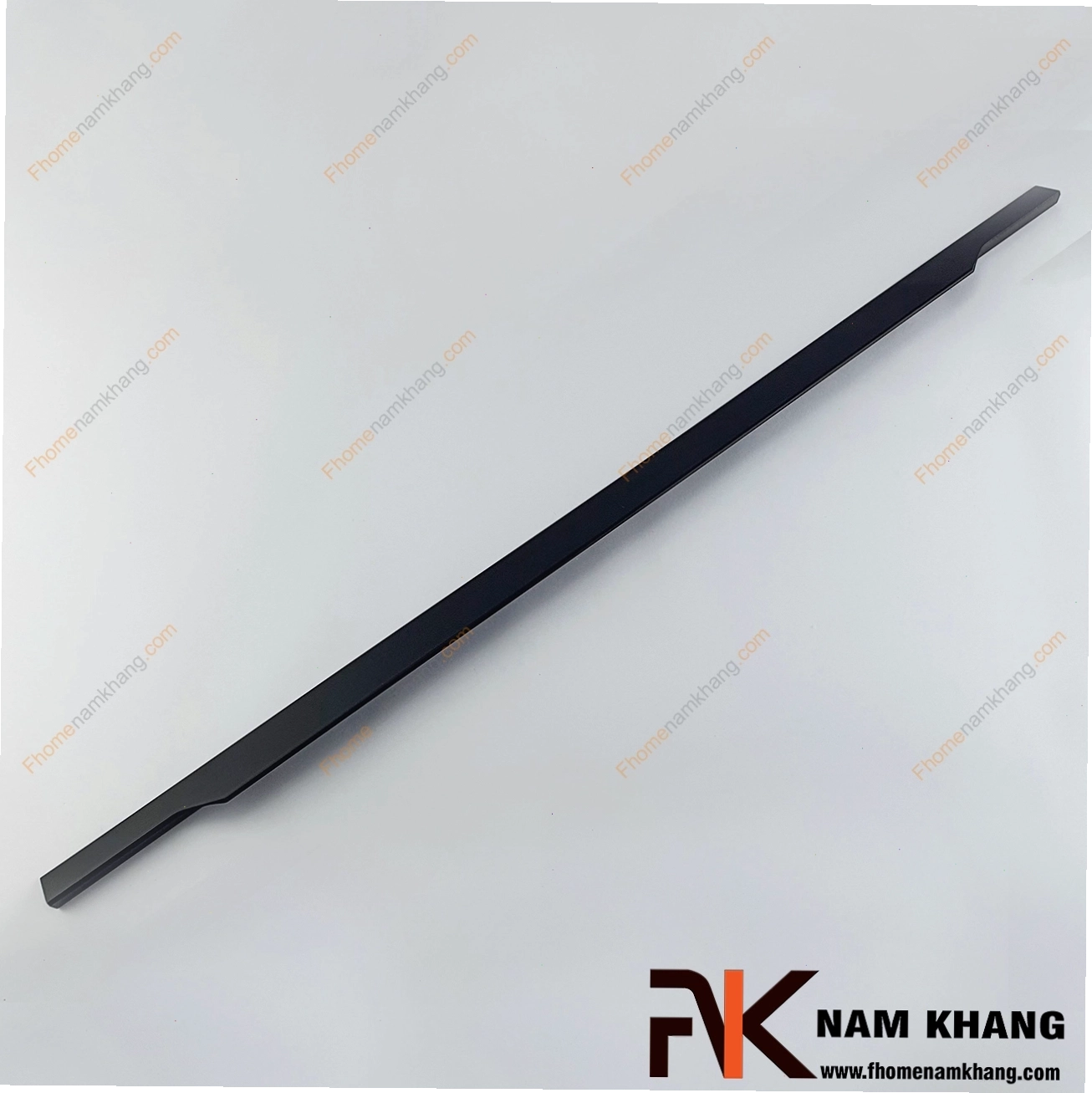 Tay nắm cửa tủ dạng thanh NK369D-D lắp đặt dễ dàng