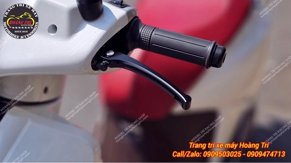 Tay thắng xe có chức năng điều chỉnh cự ly phù hợp